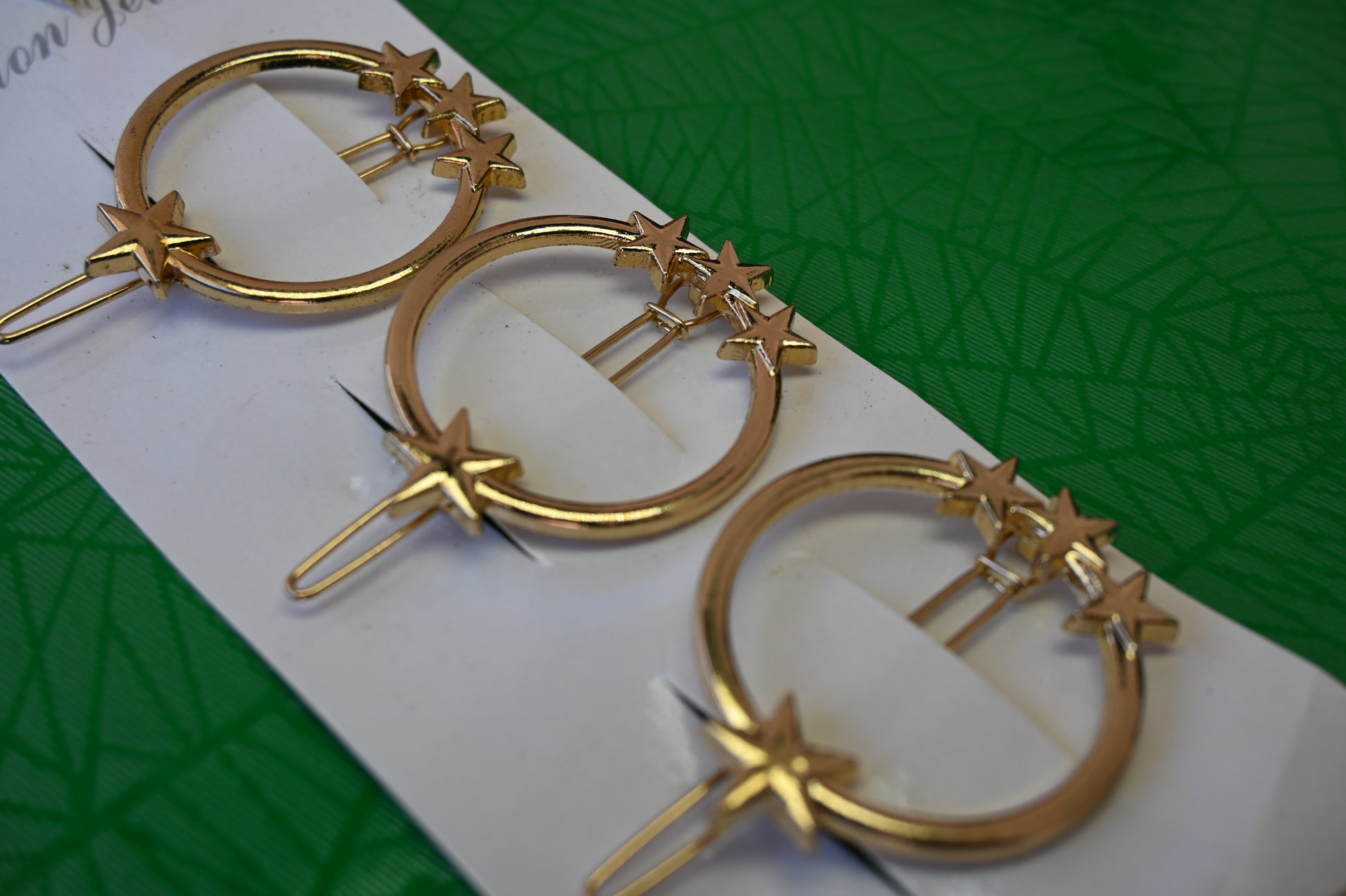 Traba en metálica para el cabello