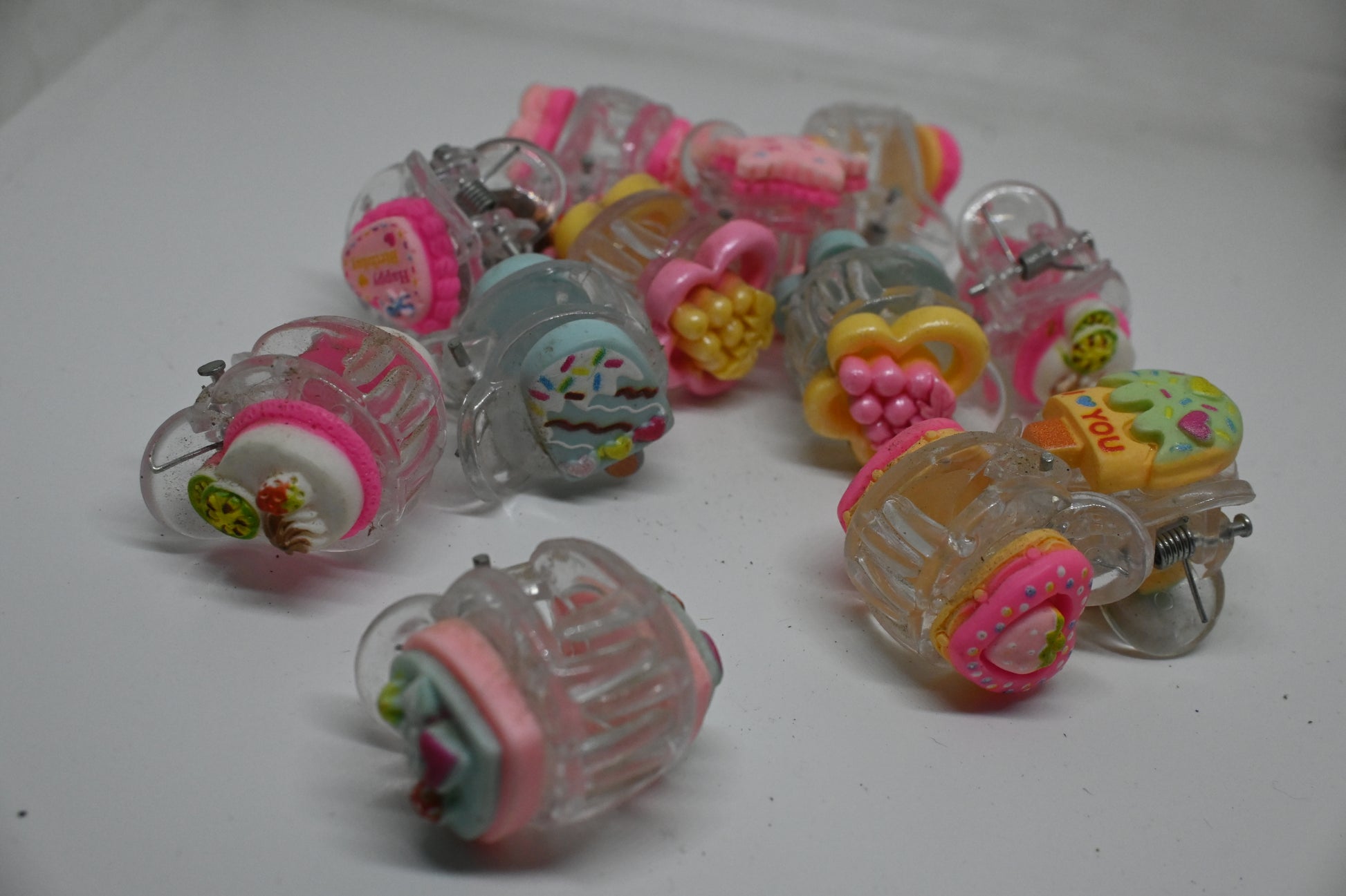 Pirañitas con adorno plástico